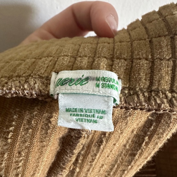 Aerie Tan Ribbed Velour Flare Corduroy Pants size Medium EUC - Picture 6 of 7